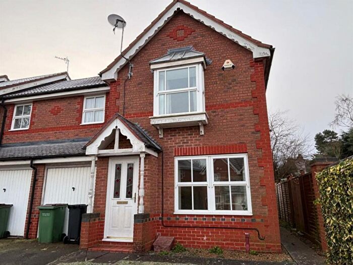 3 Bedroom Semi-Detached House To Rent In Wych Elm Road, Blackthorne Manor, LE2