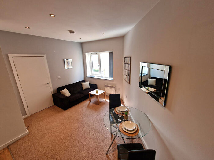1 Bedroom Apartment To Rent In Mill Street, City Centre, Bradford, BD1