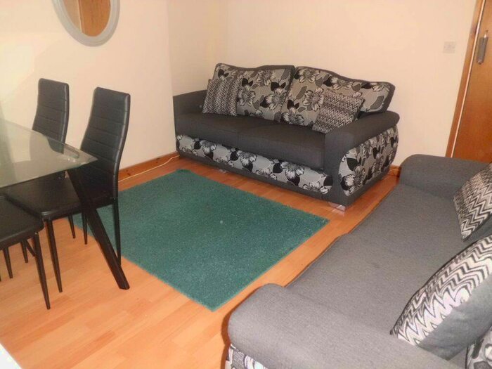 5 Bedroom House To Rent In Heeley Road, B29