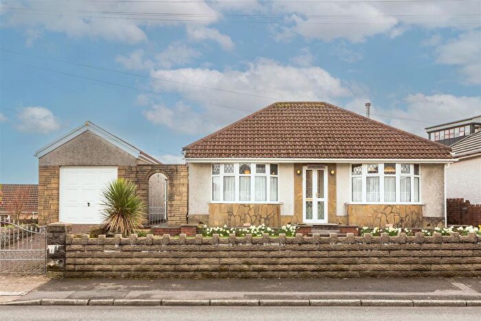 3 Bedroom Detached Bungalow For Sale In Caemawr Road, Morriston, Swansea, SA6