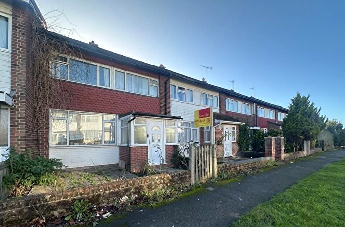 3 Bedroom Terraced House For Sale In Slough, Berkshire, SL3