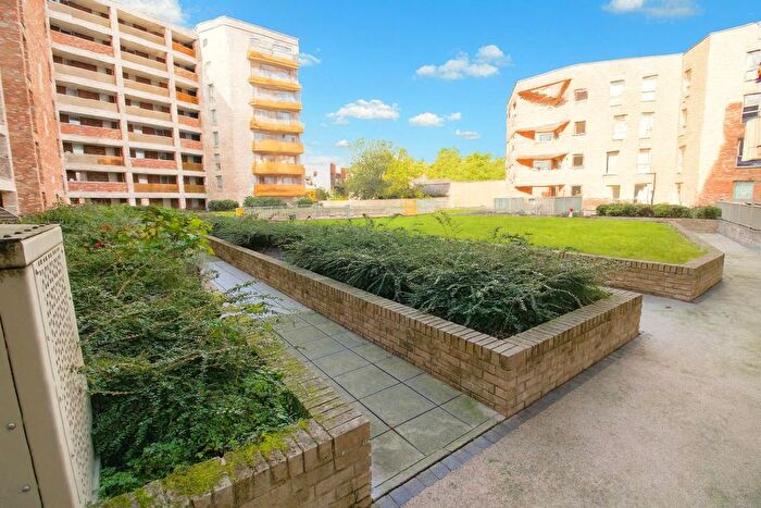 1 Bedroom Flat To Rent In Avenue Road, London, W3