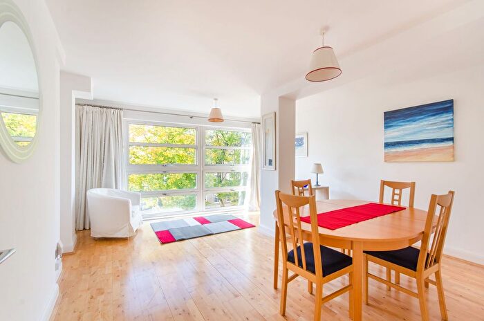 1 Bedroom Flat To Rent In Kew Bridge Road, Kew Bridge, Brentford, TW8