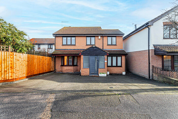 4 Bedroom Detached House To Rent In Regent Close, St. Albans, Hertfordshire, AL4