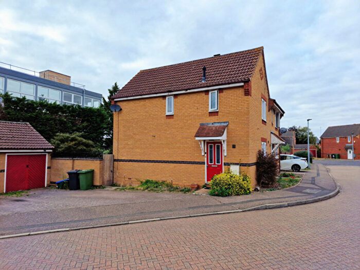 3 Bedroom Semi-Detached House To Rent In Coltsfoot Drive, Peterborough, PE2