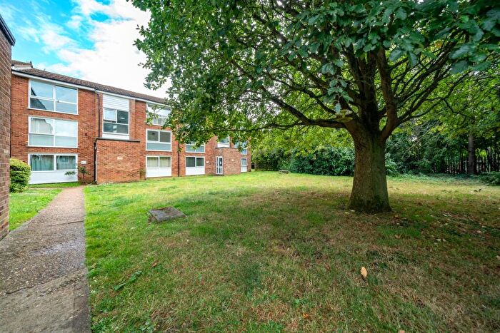 1 Bedroom Flat For Sale In Epping Green, Woodhall Farm, Hemel Hempstead, HP2