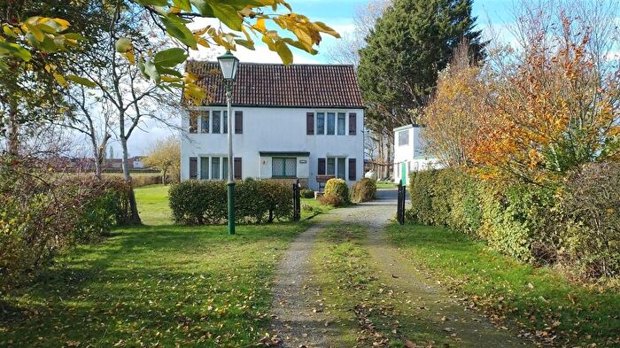 3 Bedroom Detached House For Sale In New Road, Melksham, SN12