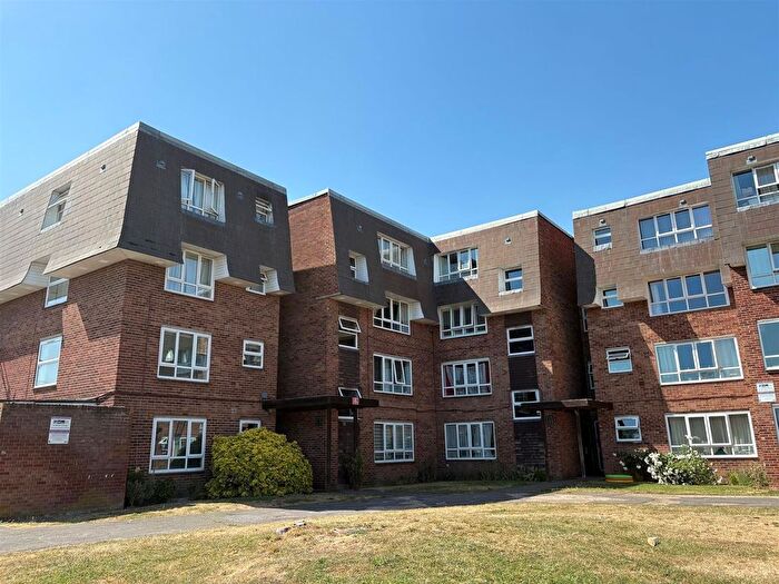 1 Bedroom Flat To Rent In Farrar Court, Stourton Avenue, Feltham, TW13