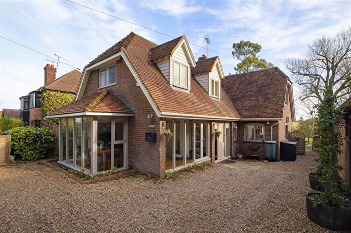 3 Bedroom Detached House For Sale In The Pottery, Bottom Pond Road, Wormshill, ME9