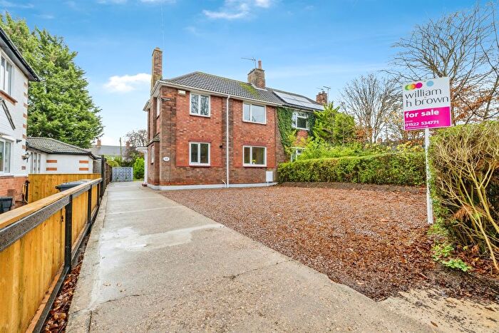 3 Bedroom Semi Detached House For Sale In Chaucer Drive, Lincoln, LN2