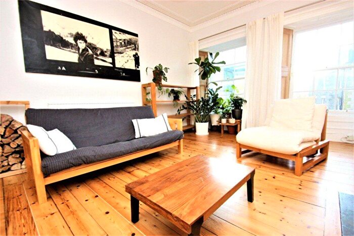 3 Bedroom Apartment To Rent In Morrison Street, Haymarket, Edinburgh, EH3