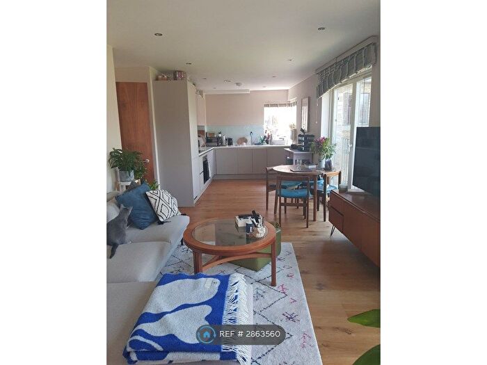 2 Bedroom Flat To Rent In Layla Court, London, N19