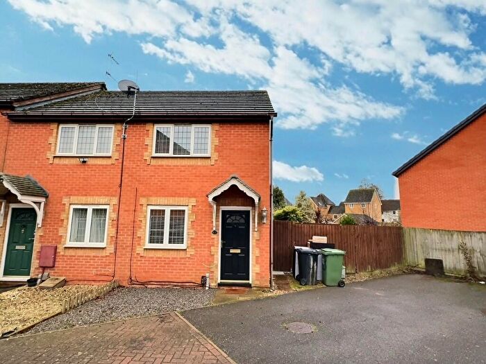 2 Bedroom End Of Terrace House To Rent In Lornas Field, Peterborough, Cambridgeshire, PE7