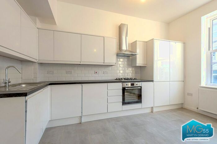 2 Bedroom Flat To Rent In Broadway Parade, Crouch End, London, N8