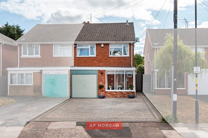3 Bedroom Semi-Detached House For Sale In Sherwood Close, Birmingham, West Midlands, B28