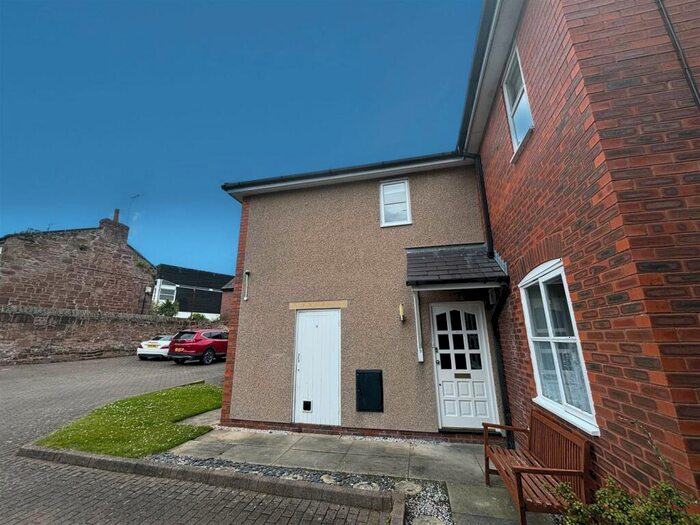 2 Bedroom Flat To Rent In Scholars Court, Cross Street, Neston, CH64