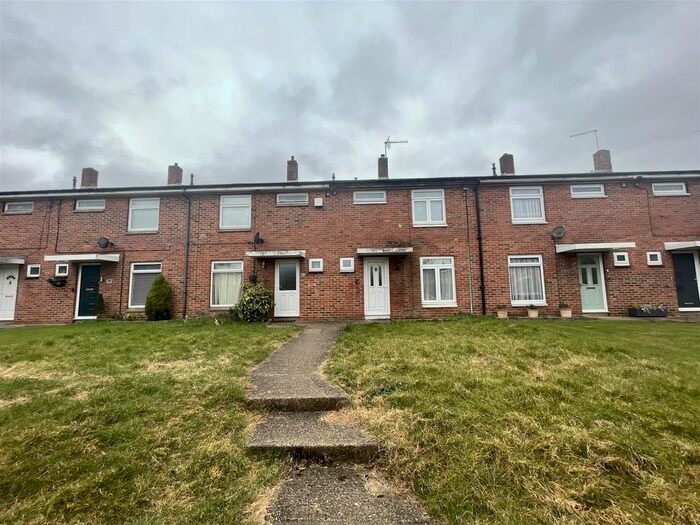 3 Bedroom Property To Rent In Hollyfield, Harlow, CM19