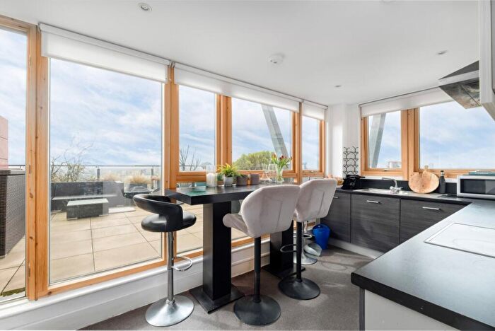2 Bedroom Penthouse To Rent In Byng Street, E14