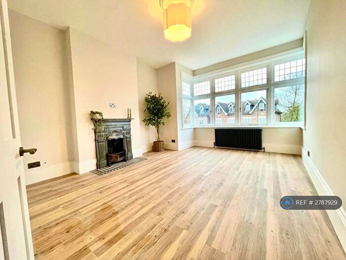 2 Bedroom Flat To Rent In Nether Street, London, N3