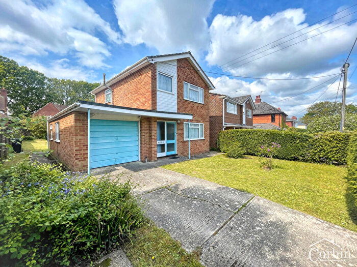 3 Bedroom Detached House For Sale In Award Road, Wimborne, BH21
