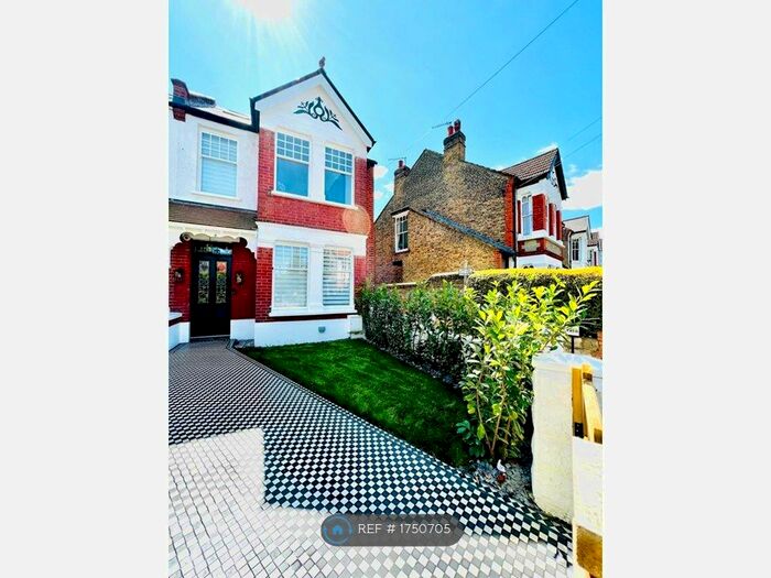 5 Bedroom Semi-Detached House To Rent In Kingsway, London, SW14