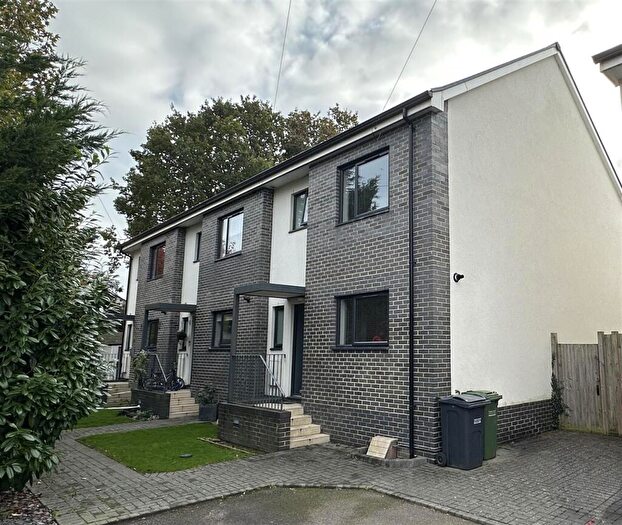 4 Bedroom Terraced House For Sale In Maple Road, Redhill, RH1