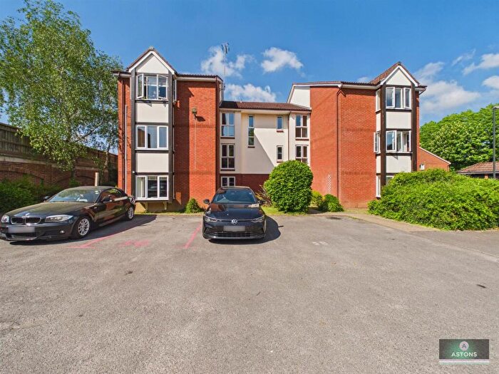 1 Bedroom Flat To Rent In Maunsell Park, Pound Hill, RH10
