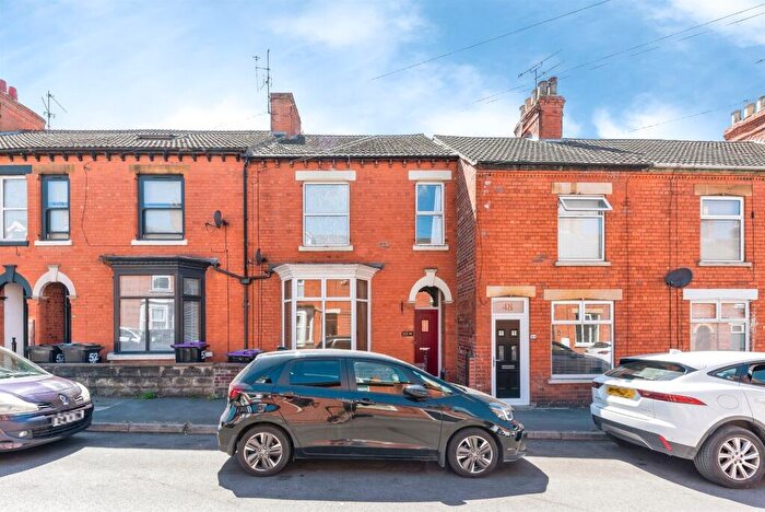 3 Bedroom End Of Terrace House For Sale In Edward Street, Grantham, NG31