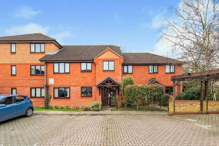 2 Bedroom Apartment To Rent In Chartwell Gardens, Sutton, Surrey, SM3