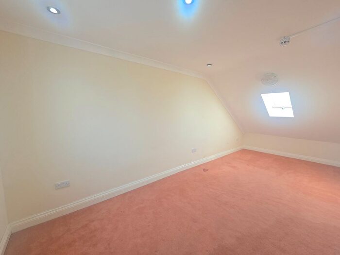 2 Bedroom Property To Rent In Firtree Walk, Enfield, EN1