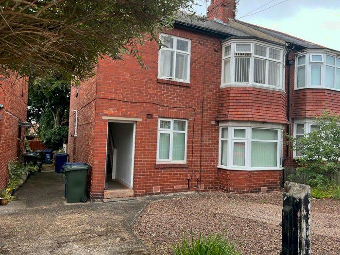 3 Bedroom Flat To Rent In Bavington Drive, Newcastle Upon Tyne, NE5