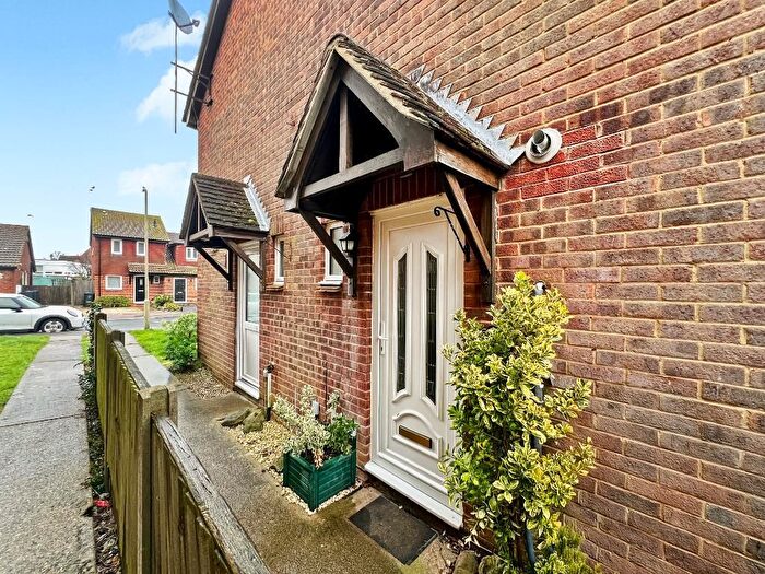 2 Bedroom End Terrace House For Sale In Rye Walk, Herne Bay, Kent, CT6