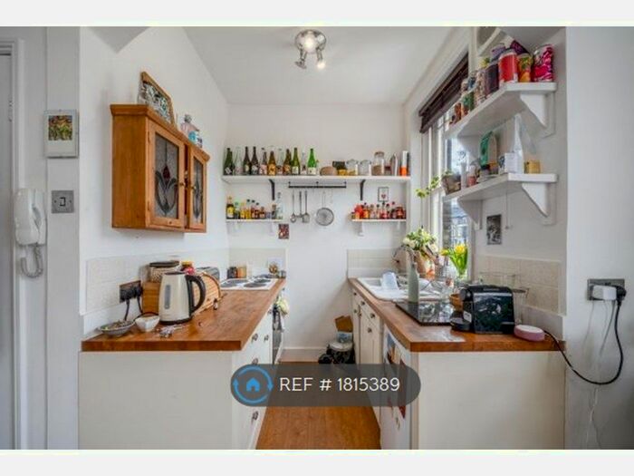 1 Bedroom Flat To Rent In Lewisham Way, London, SE14