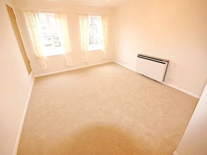 1 Bedroom Maisonette To Rent In Ebury Road, Watford, WD17