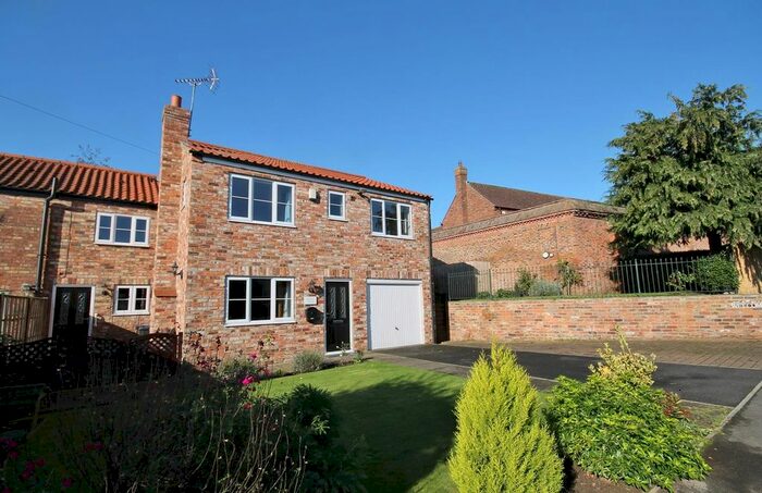 4 Bedroom Link Detached House To Rent In Hall Lane, Brafferton, York YO61
