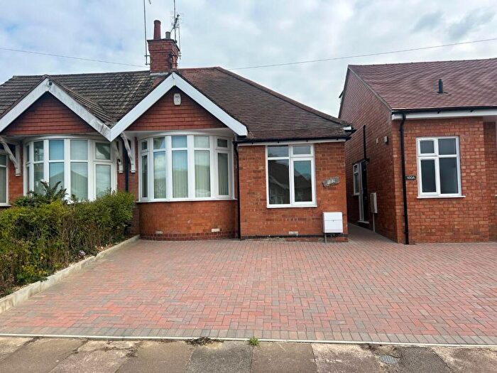 2 Bedroom Bungalow To Rent In Ennerdale Road, Spinney Hill, Northampton, NN3