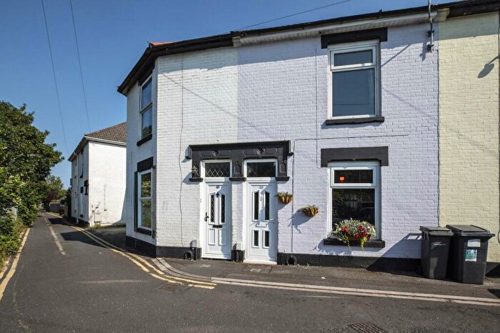 3 Bedroom Terraced House To Rent In York Place, Bournemouth, BH7