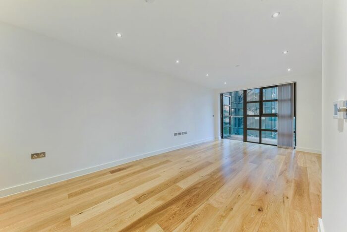 1 Bedroom Flat To Rent In Alwen Court, Pages Walk, Bermondsey, SE1