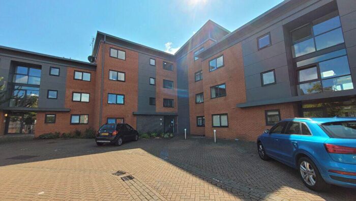 2 Bedroom Apartment To Rent In Marshall Road, Banbury, Oxon, OX16