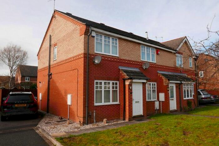 2 Bedroom Semi-Detached House To Rent In Morehall Close, York, YO30