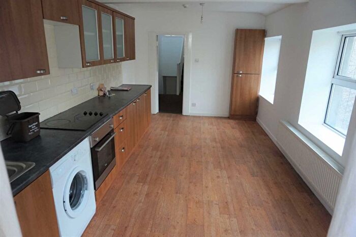 2 Bedroom Flat To Rent In Shrubbery Road, Weston-Super-Mare, BS23