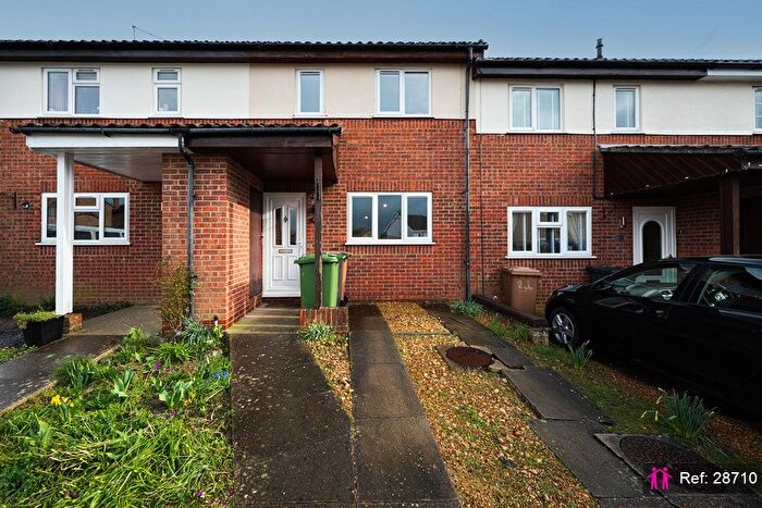 3 Bedroom Terraced House For Sale In Ambleside Gardens, Peterborough, PE4