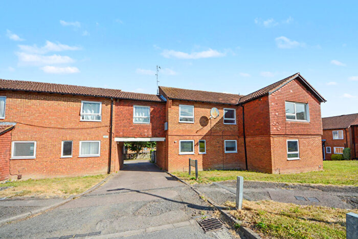 2 Bedroom Flat For Sale In Plaiters Way, Bidwell, Houghton Regis, Dunstable, LU5