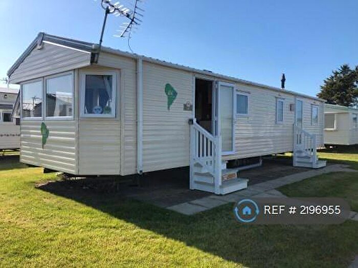 2 Bedroom Mobile Home To Rent In Weeping Willow, Cranleigh, GU6