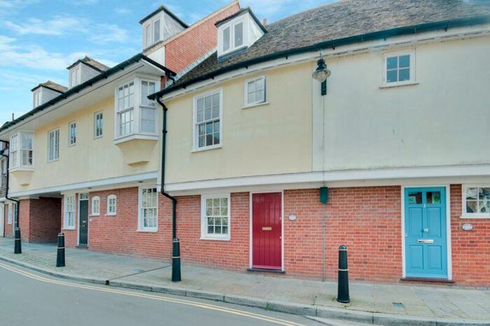 3 Bedroom Town House To Rent In Canterbury, CT1