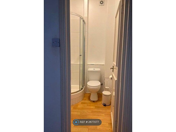 2 Bedroom Flat To Rent In Netherwood Road, London, W14