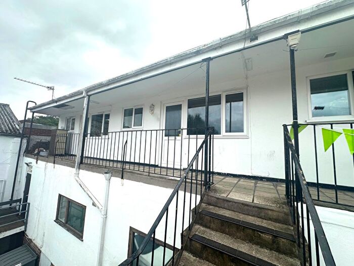 2 Bedroom Maisonette To Rent In High Street, West End, Southampton, Hampshire, SO30