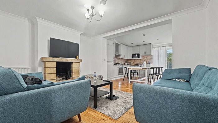 2 Bedroom Flat To Rent In Hillfields Avenue Hillfields, Bristol, BS16