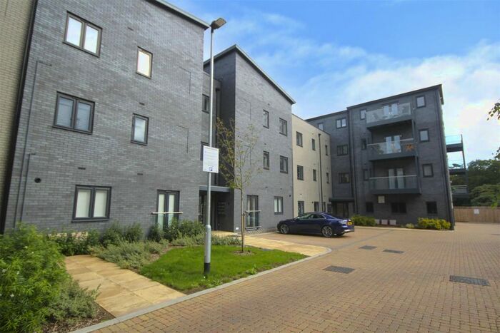 2 Bedroom Flat To Rent In Florence Close, Great Warley, Brentwood, CM13
