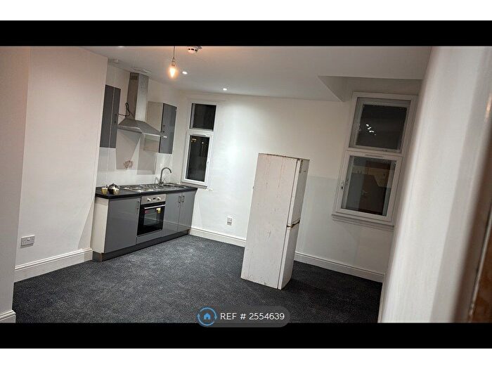 2 Bedroom Flat To Rent In Stafford Street, Walsall, WS2